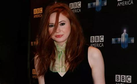 karen gillan nip slip|Karen Gillan naked selfie: Doctor Who star strips off for new US。